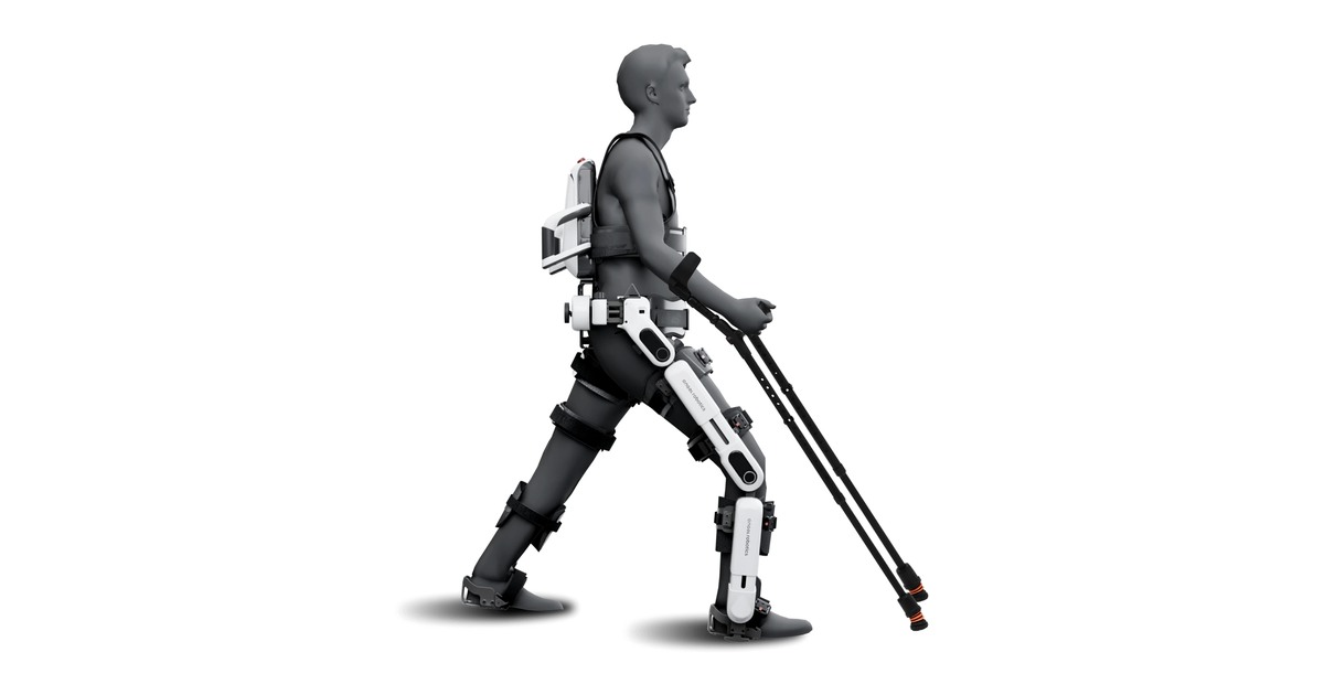 Render oficial de Angel Legs M20 colocado sobre una figura humana con muletas.