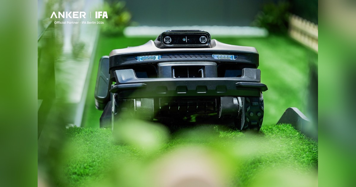 Imagen promocional oficial de Anker eufy S2 Max completo sobre césped, publicada por Anker en el anuncio de IFA 2026.