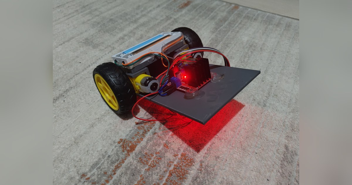 Fotografía de Berat Tezer del robot de equilibrio completo sobre el suelo, con dos ruedas y la electrónica visible en su placa impresa.