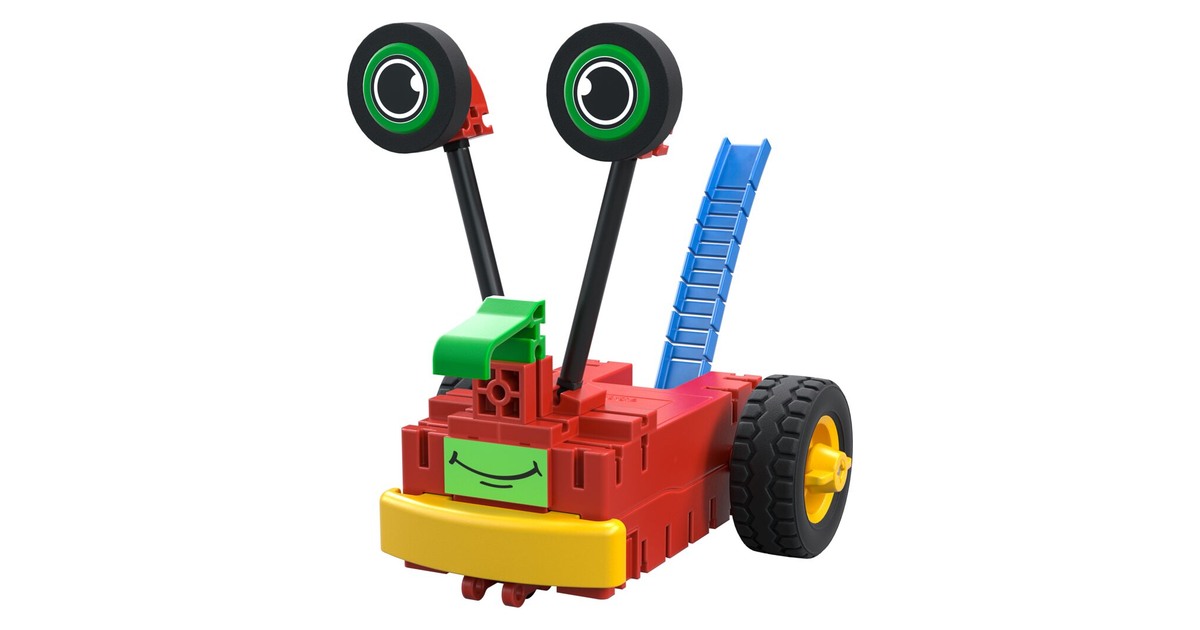 Un montaje de Early Coding con ruedas, ojos altos y piezas rojas y verdes.