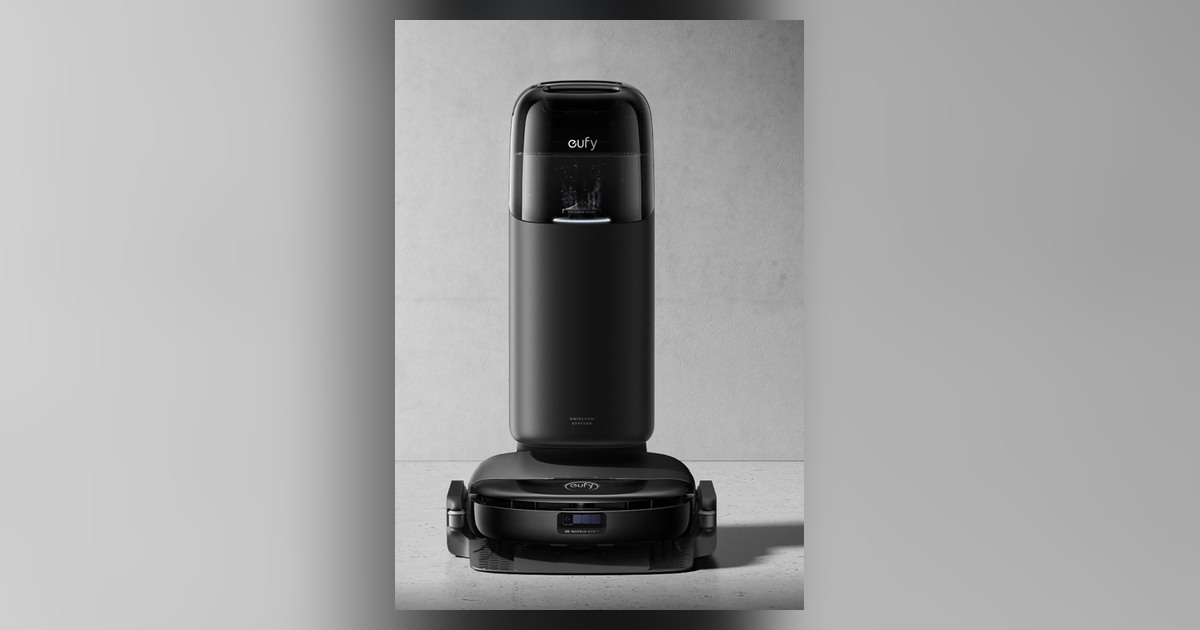 eufy S1 Pro negro acoplado a su estación de mantenimiento.