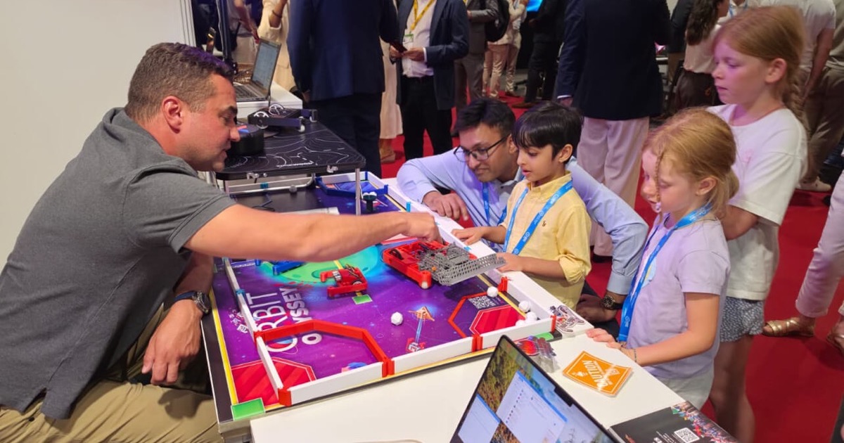 FIRST Global lleva IA agéntica a los robots educativos XRP