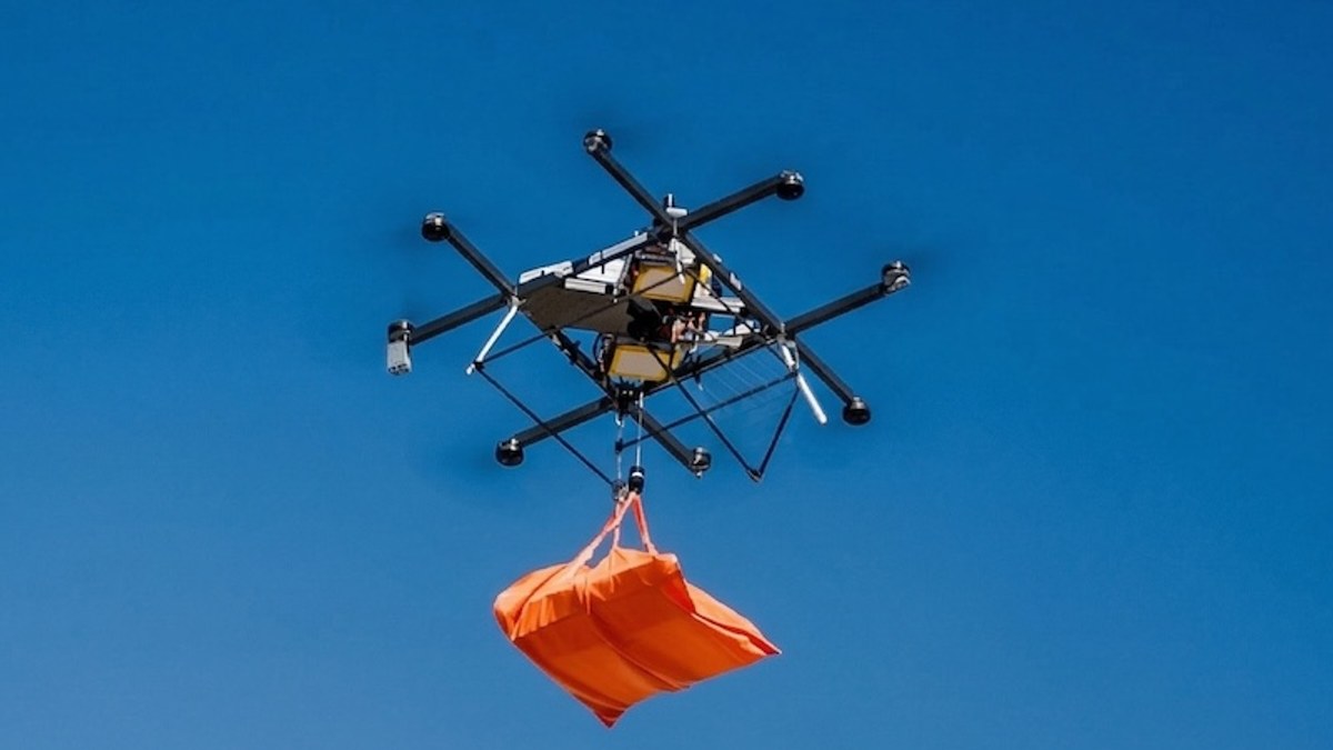 Flytrex Sky2: el dron de reparto que ya carga la cena completa, no solo un café