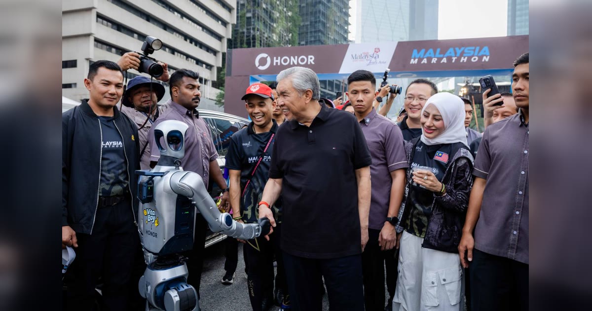 HONOR lleva sus humanoides D1 y A1 a una carrera en Malasia