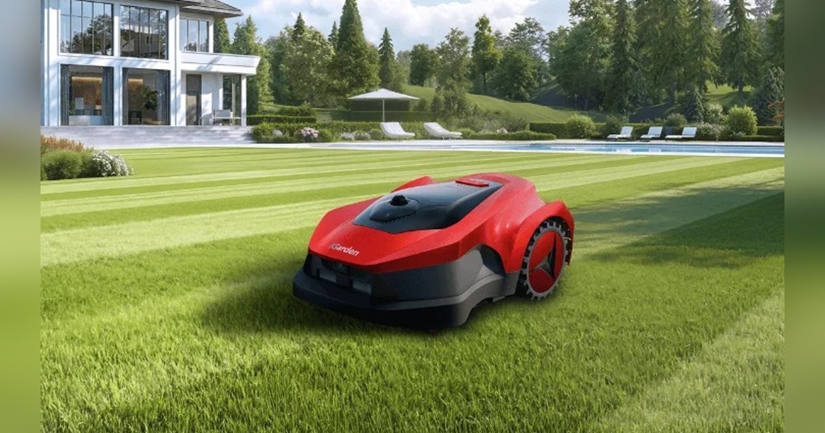 Render oficial provisional de un cortacésped iGarden L AWD en un jardín.