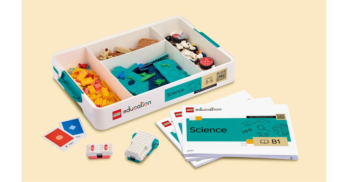Caja abierta del kit LEGO Education Science 45621 con piezas, motor y mando