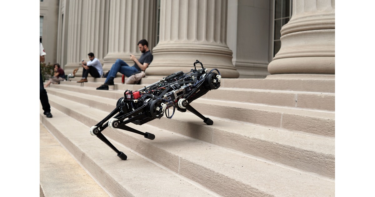 Fotografía de MIT Cheetah 3 publicada por MIT Biomimetic Robotics Lab.