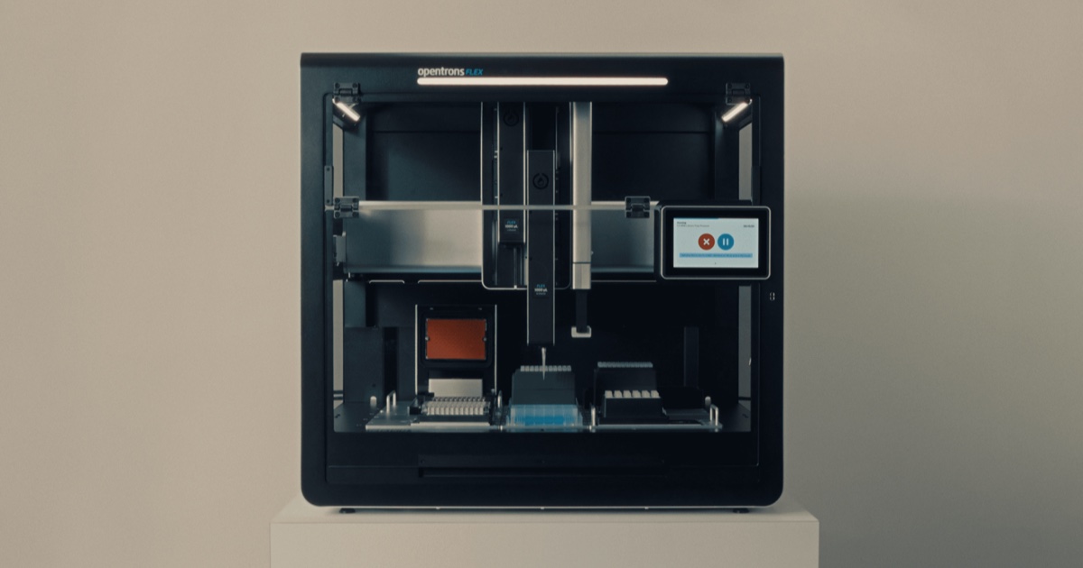 Opentrons lleva el Flex a laboratorios regulados con CRS