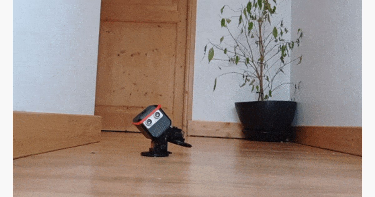 Otto Ninja Humanoid durante una demostración de movimiento de Otto DIY.