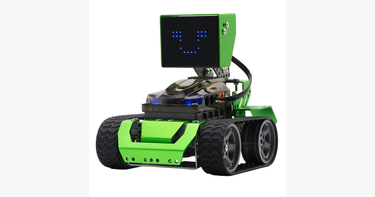 Qoopers de Robobloq en un montaje verde de orugas con pantalla de ojos LED