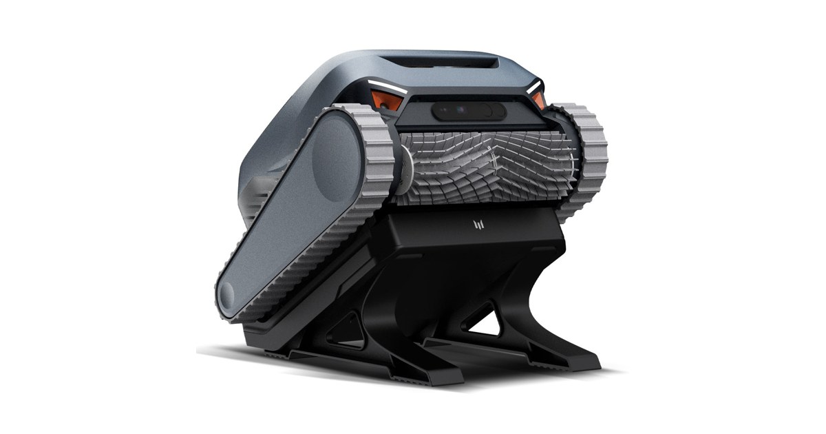 Render oficial de SMOROBOT Valor P20 completo junto a su base de carga.