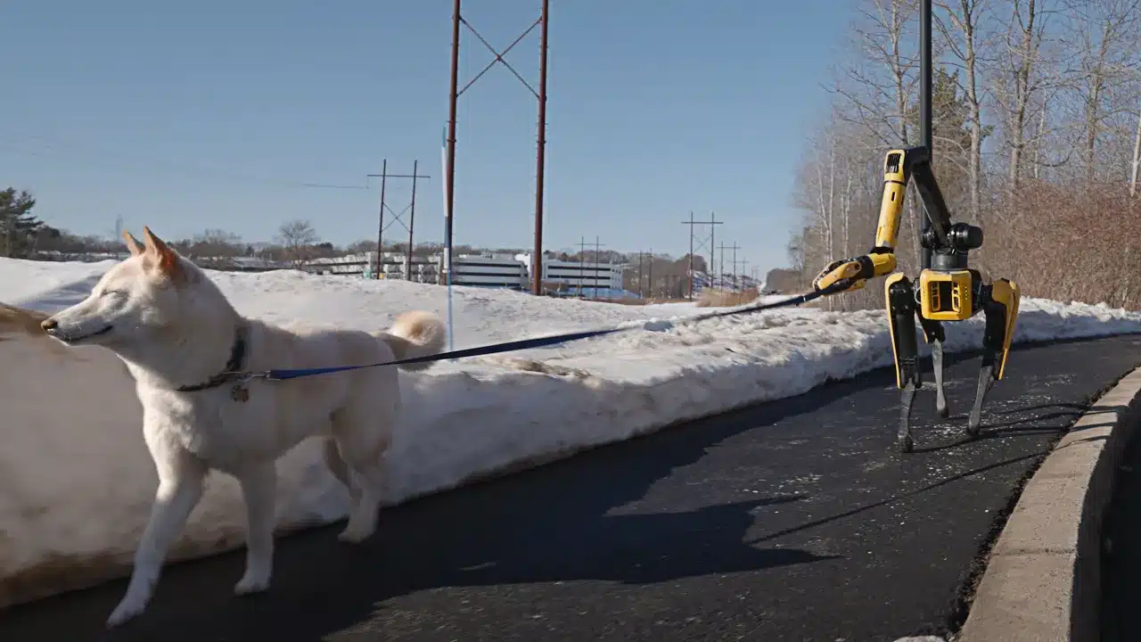 Spot ya sigue órdenes en lenguaje natural con Gemini Robotics, pero la lección importante va por el SDK