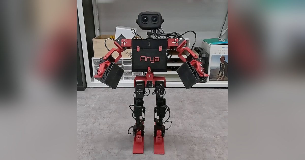 ToddlerBot de cuerpo entero, en un fotograma del vídeo oficial del proyecto.