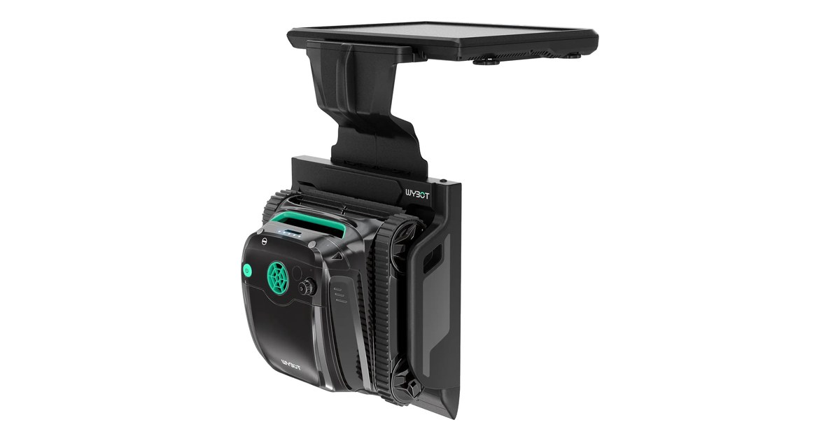 WYBOT S2 Solar negro con detalles verdes acoplado a su estación vertical y panel solar