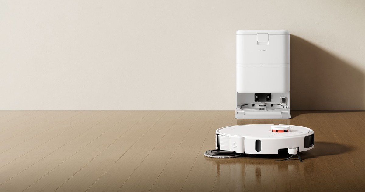 Imagen oficial de Xiaomi Robot Vacuum H50 Pro completo junto a su estación de mantenimiento.