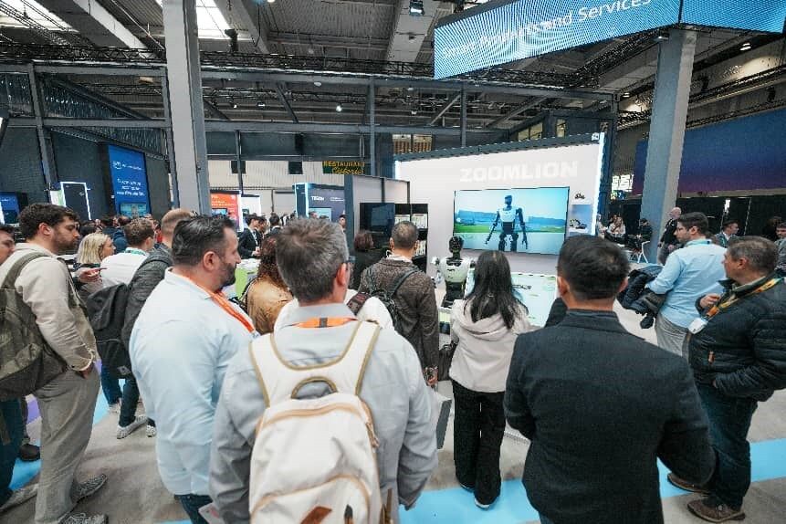 Zoomlion enseña Robot Ops en Hannover: una plataforma para llevar la IA física a la fábrica