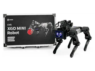 XGO Mini CM5 negro con cuatro patas y brazo superior, junto a su caja oficial de ELECFREAKS