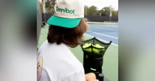 Partner V2, de Tennibot