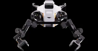 Render oficial de JOY, el robot de vuelo libre de Icarus para la misión Joyride, con dos brazos articulados y propulsores laterales.