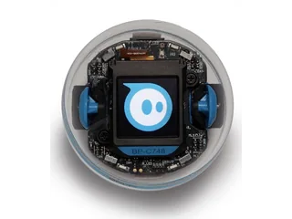 Sphero BOLT+ con carcasa transparente y una cara azul en su pantalla LCD