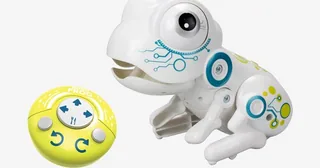 Imagen oficial de la rana Silverlit Robo Frog blanca y su mando amarillo.