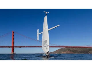 Saildrone Surveyor SD-3004 navegando en la bahía de San Francisco.