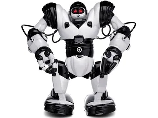 Robosapien X blanco y negro con grandes pies, brazos y pinzas.