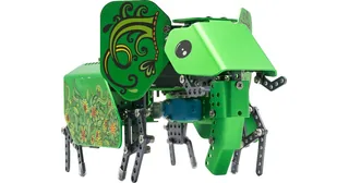 Q-Elephant verde de Robobloq construido con piezas metálicas, trompa y patas articuladas