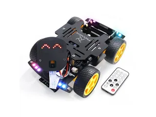 Fotografía oficial del coche Freenove 4WD ESP32-CAM negro y amarillo, con cámara y mando infrarrojo.