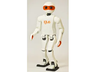 igus Humanoid Open Platform, de cuerpo entero, con carcasa blanca y rostro naranja.
