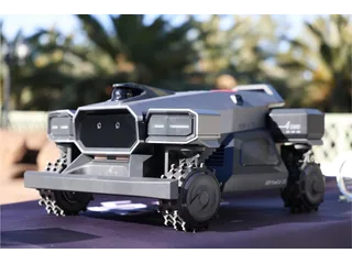 Imagen oficial de AIRSEEKERS Tron Ultra completo en un jardín.