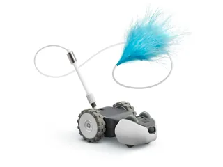 Mousr de Petronics con ruedas y un accesorio de plumas azul.