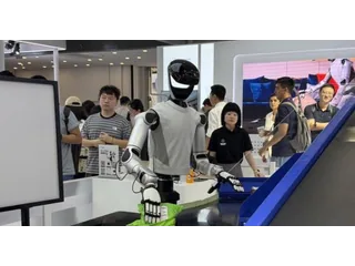 M7, de RobotEra