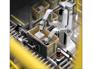 QUANTA X1 Pro de X Square Robot junto a contenedores y transportadores en el centro logístico de lululemon en Wuhan, en una imagen oficial.