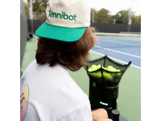 Partner V2, de Tennibot