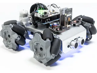 Robot Zeus Car de SunFounder con cuatro ruedas Mecanum, cámara y electrónica visible sobre chasis metálico