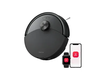 Imagen oficial de un Roborock Q10 de la familia S5 y X5 con accesorios y pantallas de control.