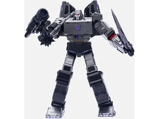 Megatron Flagship de Robosen gris y negro en posición erguida con accesorios en las manos