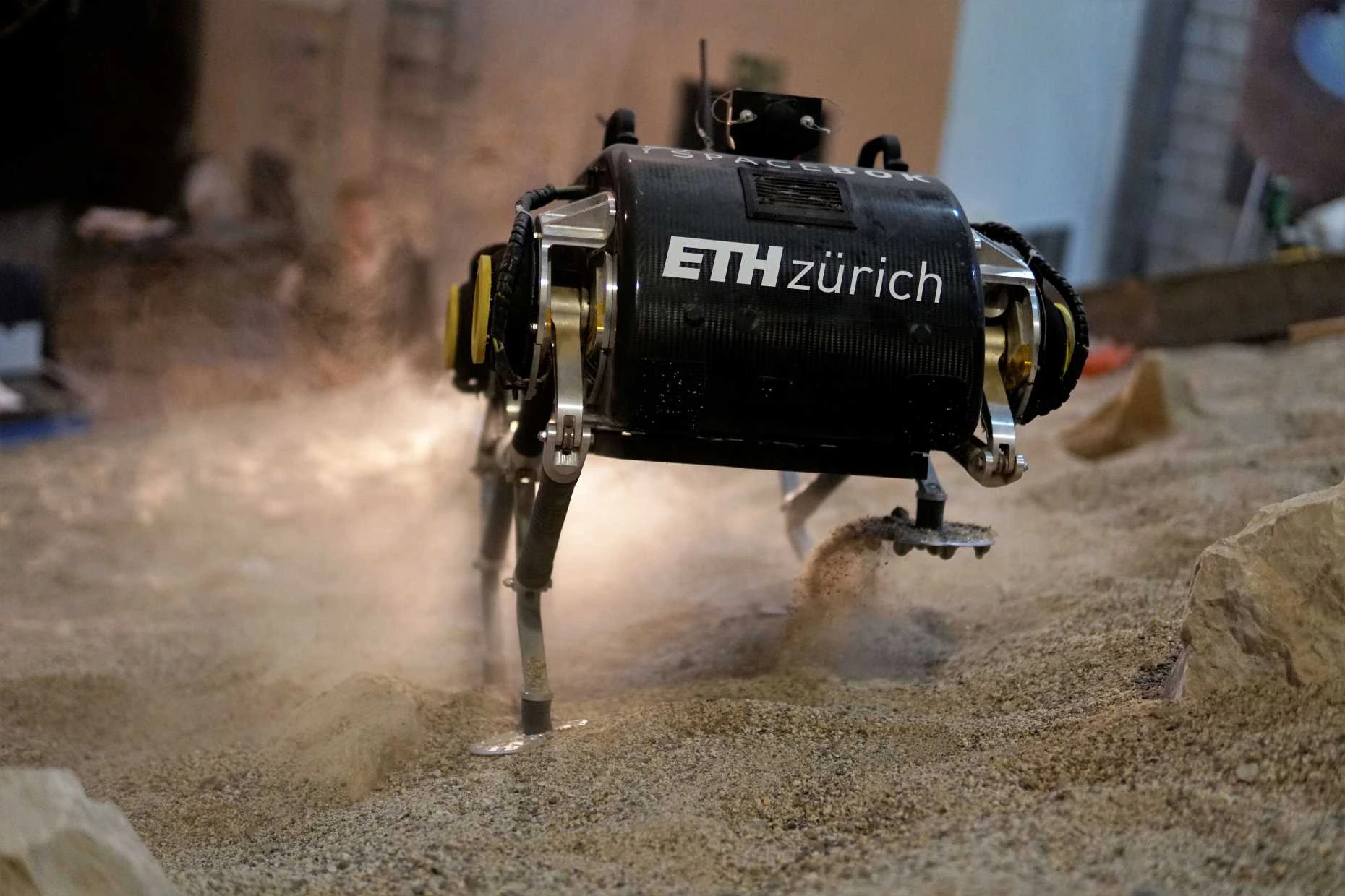 Fotografía de SpaceBok publicada por ETH Zurich Robotic Systems Lab.