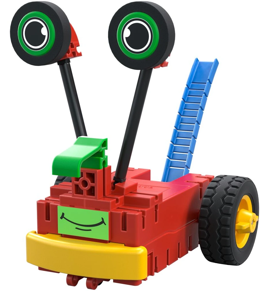 Un montaje de Early Coding con ruedas, ojos altos y piezas rojas y verdes.