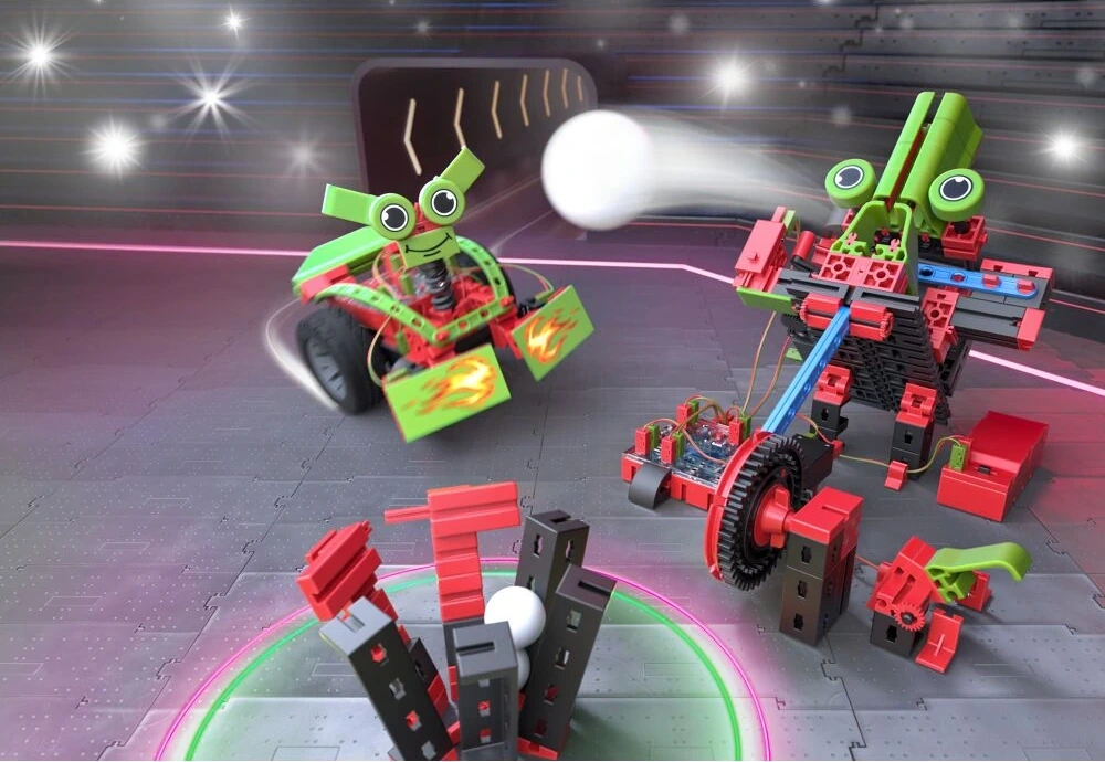 Montajes del kit Smart Robots Pro de fischertechnik en una escena de demostración.