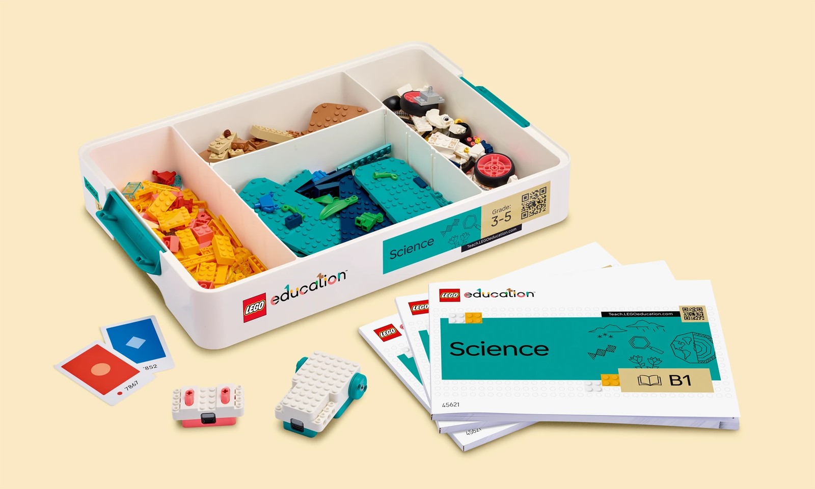 Caja abierta del kit LEGO Education Science 45621 con piezas, motor y mando